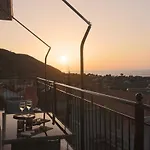 Dimitris - The House & The Frínion