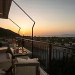Dimitris - The House & The Holiday home Frinion