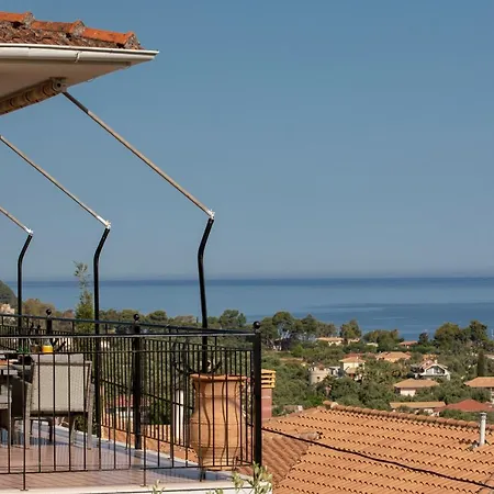 Dimitris - The House Experience * Frinion