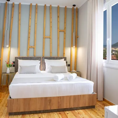 Dimitris - The House & The