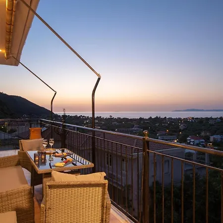 Dimitris - The House & The Casa vacanze