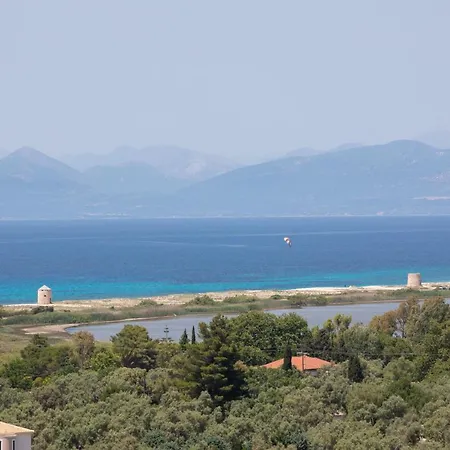 Feriehus Dimitris - The House & The Frínion