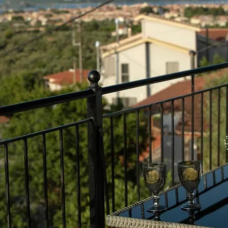 Dimitris - The House & The Frínion