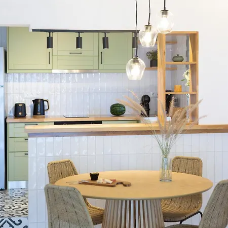 Dimitris - The House & The