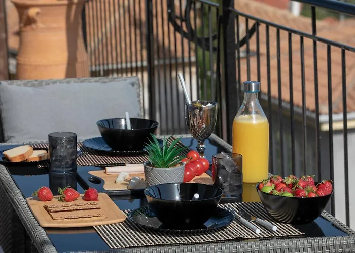 Dimitris - The House & The *