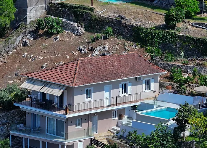 Hébergement de vacances Dimitris - The House & The *