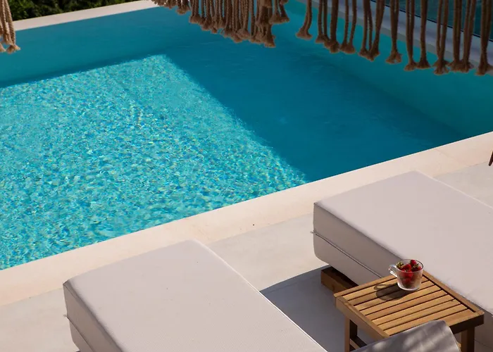 Dimitris - The House & The